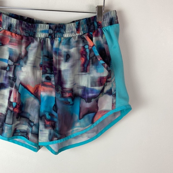 ✨3/$25✨ Under Armour Loose Fit Athletic Shorts - L - Picture 3 of 7